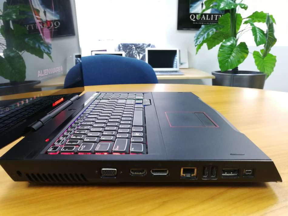 ALIENWARE M18X-R2 I7 CPU 16GB RAM 256GB SSD+1TB HDD MONSTER CAD/GAMING LAPTOP