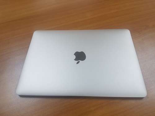 Apple MacBook 12inch Retina 256GB Early 2016 Warr until  2019 Brand New Condition!!!