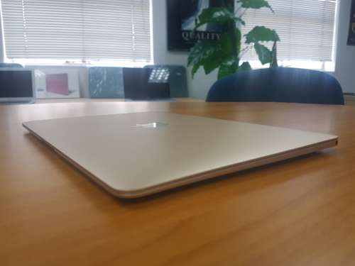 Apple MacBook 12inch Retina 256GB Early 2016 Warr until  2019 Brand New Condition!!!