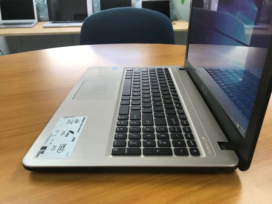 ASUS LAPTOP i3 5TH GEN 4GB 500GB HDD GREAT CONDITION!!!