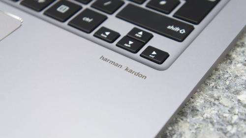 ASUS ZENBOOK I7 7TH GEN THIN 13MM 512GB SSD, 16GB DDR4 RAM GOOD CONDITION!!!