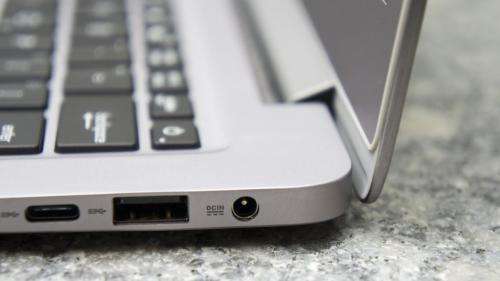 ASUS ZENBOOK I7 7TH GEN THIN 13MM 512GB SSD, 16GB DDR4 RAM GOOD CONDITION!!!