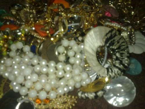Lot of jewelry