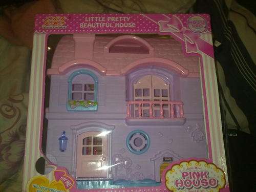 DOLL HOUSE