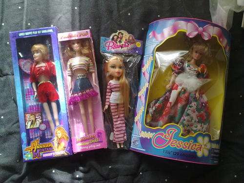 4 X DOLLS