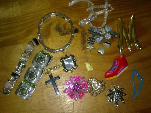LOT OF OLD JEWELRY