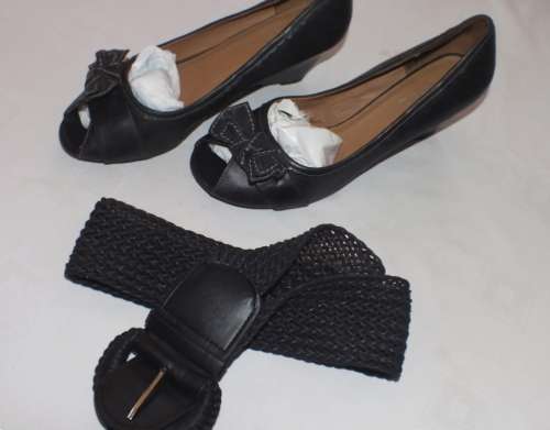 Woolworths Size 8 Woman,s Shoes and Georgious Belt!