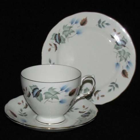 Colclough Linden Tea Trio Consisting of Cup, Saucer and Cake Plate + Chai Spice Tea Bag