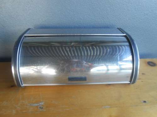 Vintage Pointerware Metal Bread Bin in Excellent Condition