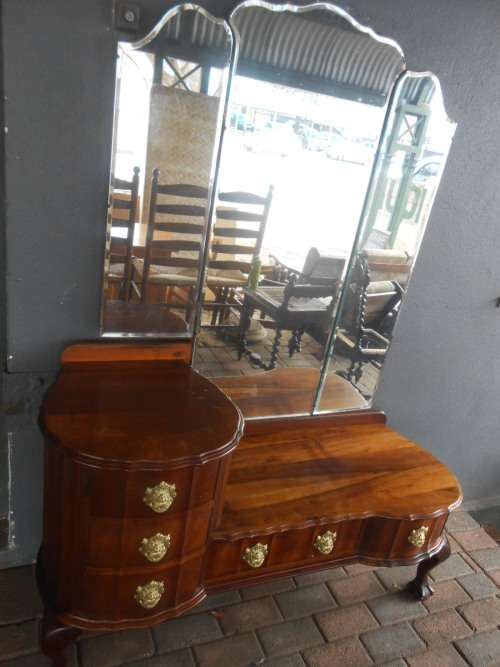 Lovely Vintage Imbuia Ball and Claw Dressing Table