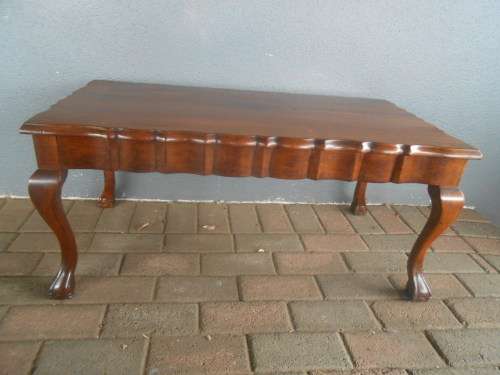 Vintage Imbuia Ball and Claw Coffee Table in Excellent Condition