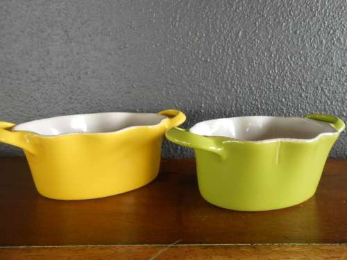Set of 2 Cypress Home Dishes (Green and Yellow)