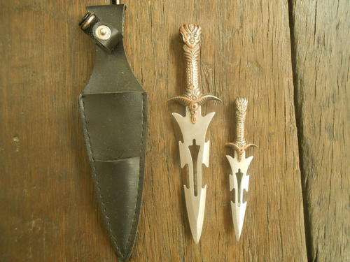 2 Small Knives in a Pocket