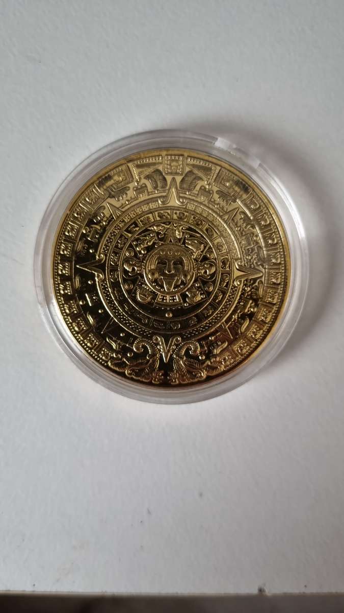 Vintage Maya Pyramid & Sundial Commemorative Coin
