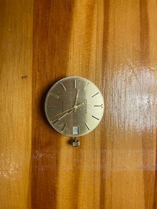 Quartz watches for spares or parts -R1 Start-