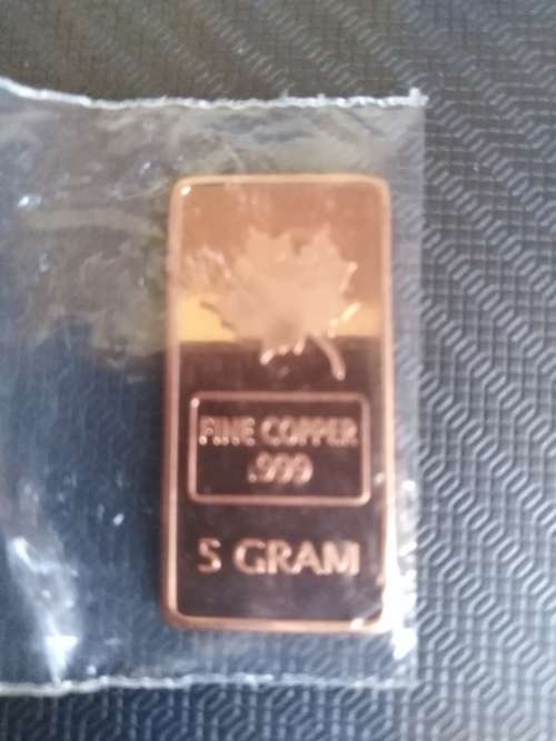 5 grams copper Canadian Maple Leaf bar 99.999 pure copper.