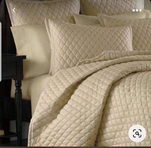 Fashionable 5 Piece cotton QUILT sets - FITS QUEEN AND KING