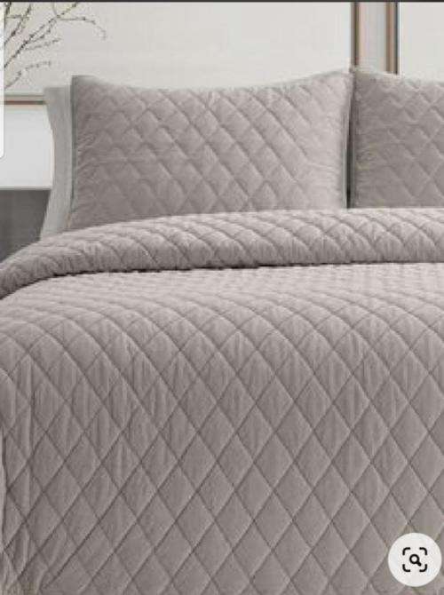 Fashionable 5 Piece cotton QUILT sets - FITS QUEEN AND KING