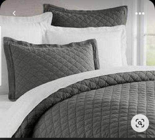 Fashionable 5 Piece cotton QUILT sets - FITS QUEEN AND KING