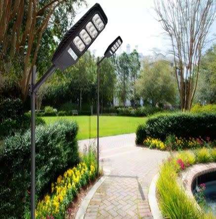 LED Solar Powered Street Light 400W With Remote Control