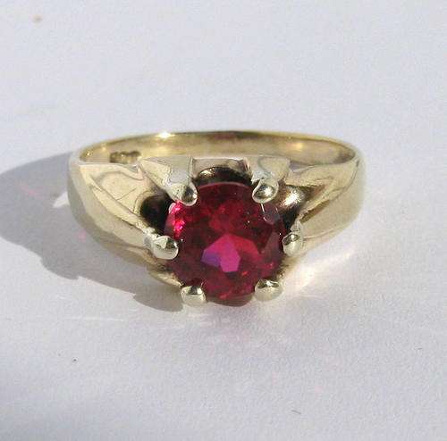 Solid 9ct Gold Red Ruby Ring