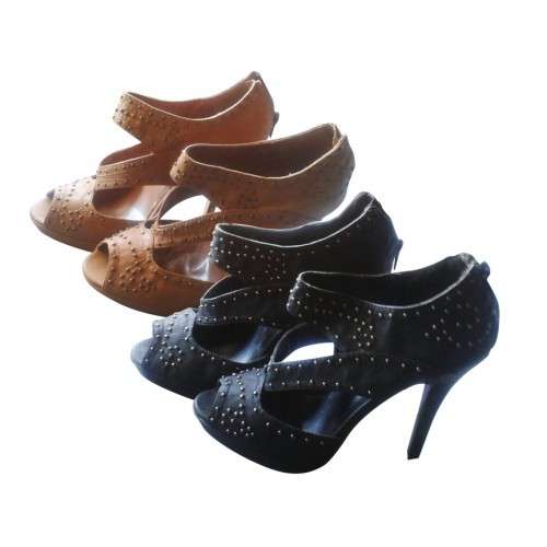 *CLEARANCE* HIGH FASHION STUDDED HEELS
