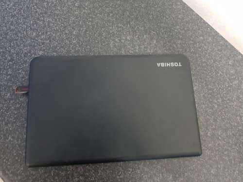 **Late entry** Toshiba SATELLITE C50-A-100 4GB RAM / 500 GB HDD / HD Graphics + Bundled software