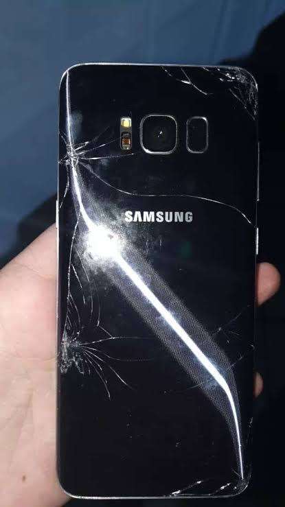 Samsung S8 64 - Cracked Screen & Back! BUT WORKS