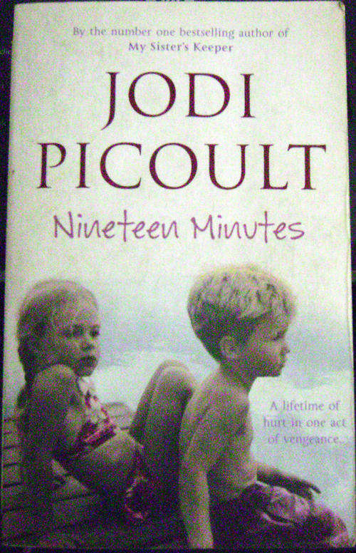 Nineteen Minutes by Jodi Picoult