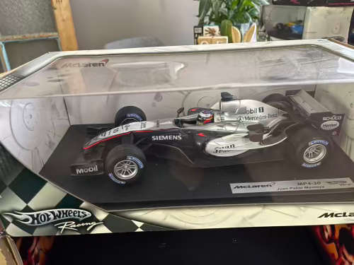 Hotwheels Racing - Juan Pablo Montoya - McLaren MP4-20 - 1:18 scale