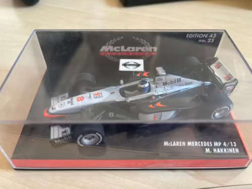 MINICHAMPS F1 McLaren Mercedes MP 4/13 Hakkinen #8