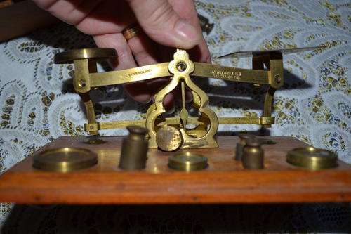 MADE IN ENGLAND!!! VINTAGE POSTAL SCALE + WEIGHTS ......