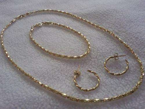 21 PIECE  5 SETS Brand New Sim Gold & Pearl - LONDON DESIGNER JEWELLERY SET - 5 Sets In Velvet Pouch