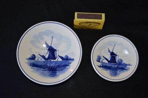 Set of small Delft bowls / plates