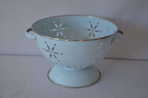 Vintage strainer. *BARGAIN TIME*