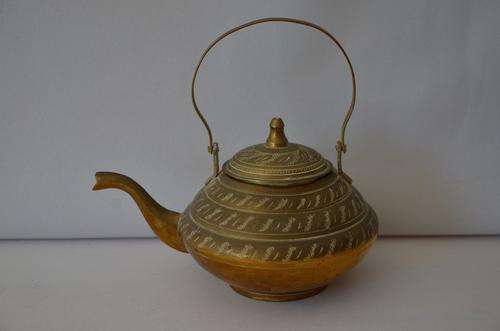 DECORATED BRASS TEAPOT ***MUST SEE***
