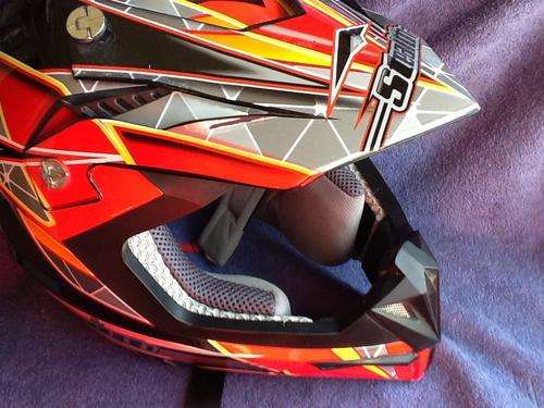 Snap Friday ends 2pm !!! Motorbike helmet Off-Road MX Stealth Flyte Red/Black  -in great condition