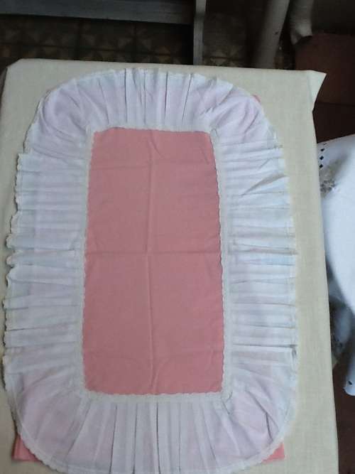 A Vintage Pink Duvet Cover with 1 Lge Pillow Case and 1 Small one. Single or 3/4 Bed.