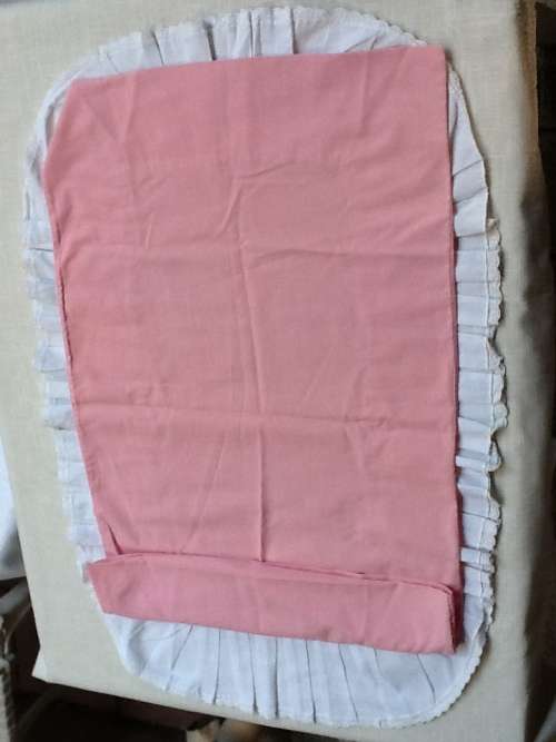 A Vintage Pink Duvet Cover with 1 Lge Pillow Case and 1 Small one. Single or 3/4 Bed.