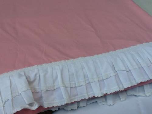 A Vintage Pink Duvet Cover with 1 Lge Pillow Case and 1 Small one. Single or 3/4 Bed.