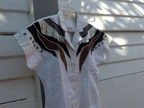 A Pretty Cream/White NEW Dress, Size : Medium.