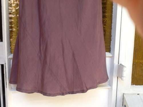 A Pretty Long Skirt , Label : Taliwag. Size 34.