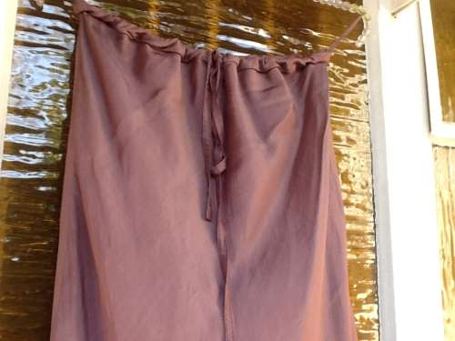 A Pretty Long Skirt , Label : Taliwag. Size 34.