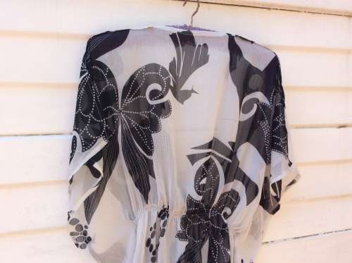 A Lightweight Casual Woolworths Top.  Size :34.