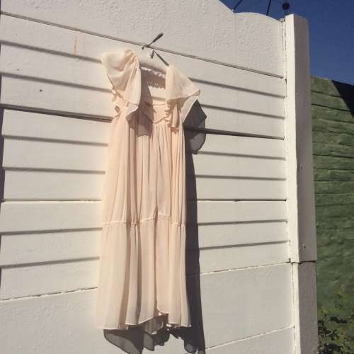 A NEW Very Pretty Pastel  Dress. Size : 36.  Label,  H & M.  Made in Sweden.