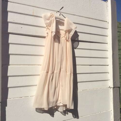 A NEW Very Pretty Pastel  Dress. Size : 36.  Label,  H & M.  Made in Sweden.