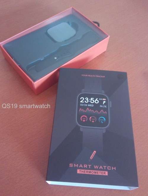 QS19 smartwatch with sports modes and other handy features