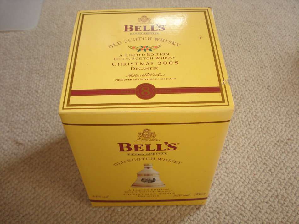 BELLS-FULL SEALED 750ml AND BOXED 2005 CHRISTMAS EDITION-GOLD TRIMMINGS-SEE BELOW