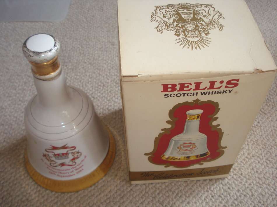 VERY SCARCE 1984 BELLS DECANTER FULL AND SEALED WHISKY WITH 24 CARAT GOLD TRIMMINGS-SEE BELOW