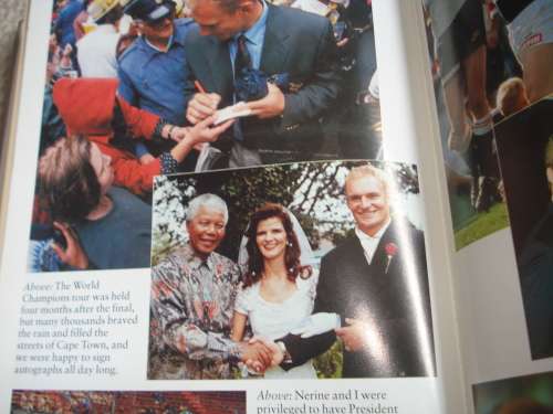 " RAINBOW WARRIOR-FRANCOIS PIENAAR THE HARD HITTING AUTOBIOGRAPHY " SIGNED BY FRANCOIS